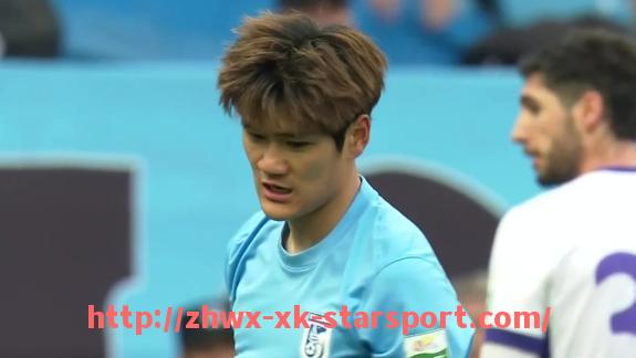 星空体育-火箭队球员最新高清图片及赛场表现精彩展示